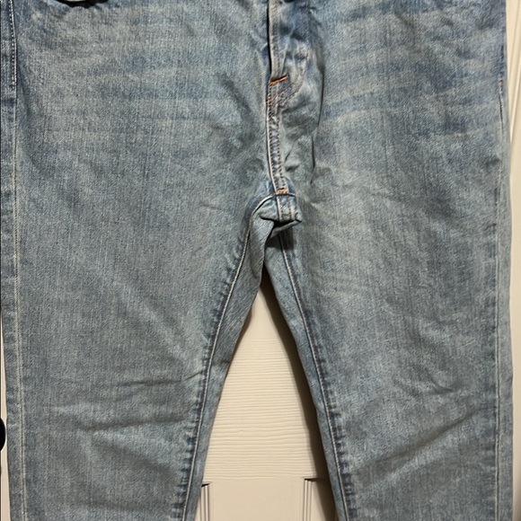 Man’s new with tags, Abercrombie, and Finch jeans butterfly - Picture 2 of 4